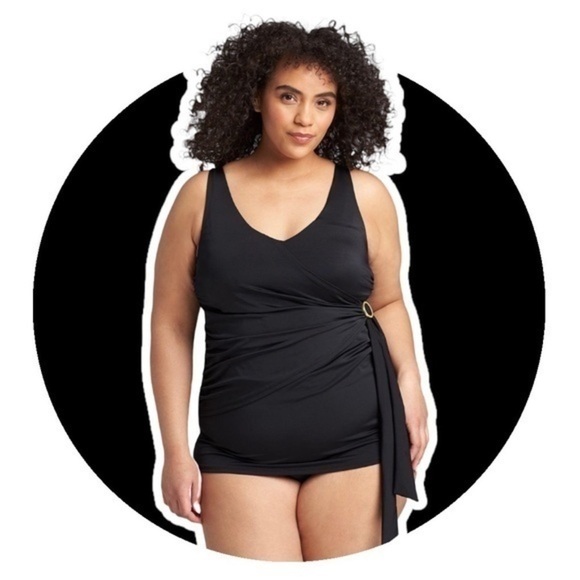 Fitted Faux-Wrap No-Wire Swim Tankini Top in Black - Picture 2 of 7